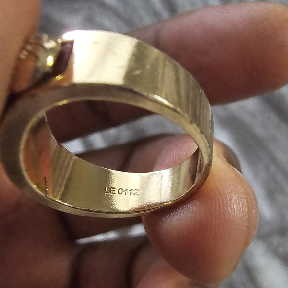 Louis Vuitton Ring - Picture 2 of 5